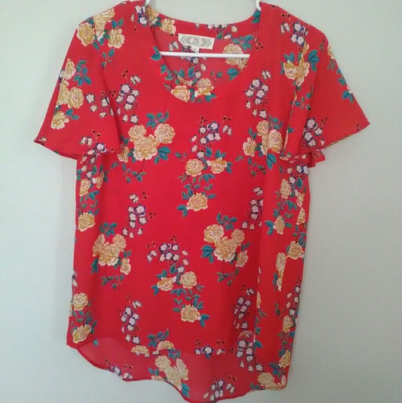 Red floral top - Picture 1 of 5